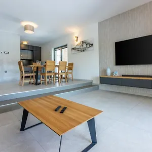 Palma With Heated Private Pool , Podhum Kroatien